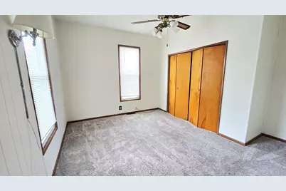 948 E Broadway, Centralia, IL 62801 - Photo 18