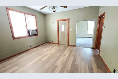 948 E Broadway, Centralia, IL 62801 - Photo 16
