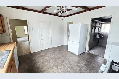 948 E Broadway, Centralia, IL 62801 - Photo 12