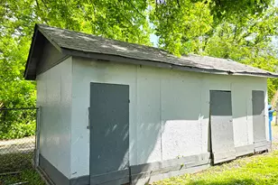 948 E Broadway, Centralia, IL 62801 - Photo 10