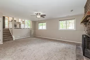 98 Quail Hollow Ct, Naperville, IL 60540 - Photo 8