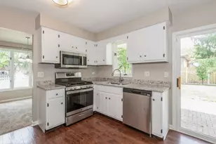 98 Quail Hollow Ct, Naperville, IL 60540 - Photo 6