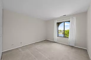 2100 Valencia Dr, Northbrook, IL 60062 - Photo 10