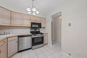 2100 Valencia Dr, Northbrook, IL 60062 - Photo 8