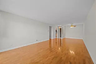 2100 Valencia Dr, Northbrook, IL 60062 - Photo 6