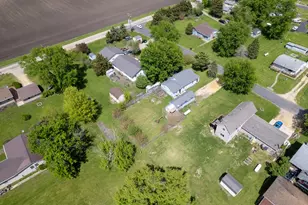 106 N School St, Chana, IL 61015 - Photo 4