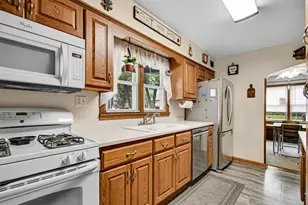 14332 Knox Ave, Midlothian, IL 60445 - Photo 8