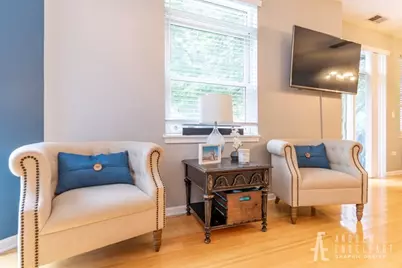 757 W 14th Street #1B, Chicago, IL 60607 - Photo 8
