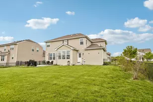 926 Catamaran Cir, Pingree Grove, IL 60140 - Photo 38