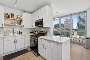 200 W Grand Ave, Chicago, IL 60654 - Photo 8