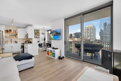 200 W Grand Avenue #806, Chicago, IL 60654 - Photo 4