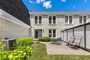 855 Garfield Ave, Libertyville, IL 60048 - Photo 12