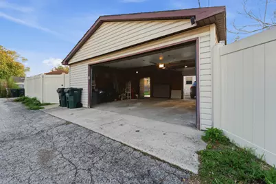 9035 Austin Avenue, Morton Grove, IL 60053 - Photo 24