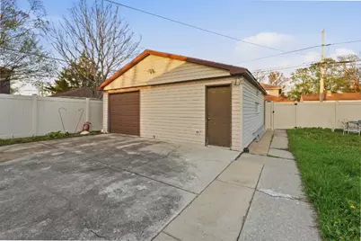 9035 Austin Avenue, Morton Grove, IL 60053 - Photo 22
