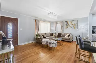 9035 Austin Ave, Morton Grove, IL 60053 - Photo 2