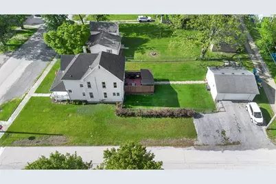 211 N Maple Street, Grant Park, IL 60940 - Photo 2