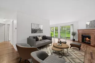 1303 Woodside Ct, Schaumburg, IL 60193 - Photo 2