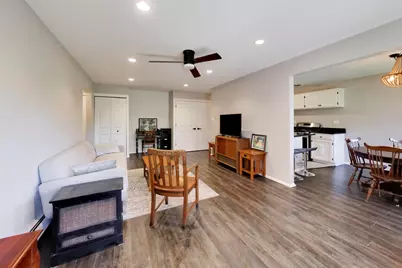 2640 N Windsor Drive #103, Arlington Heights, IL 60004 - Photo 8