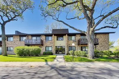 2640 N Windsor Drive #103, Arlington Heights, IL 60004 - Photo 1