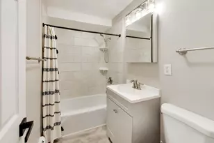 2640 N Windsor Dr, Arlington Heights, IL 60004 - Photo 18