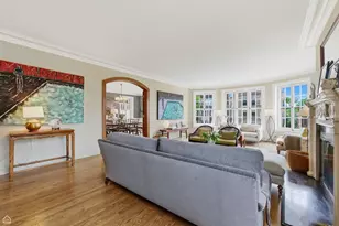 2060 W Farwell Ave, Chicago, IL 60645 - Photo 6