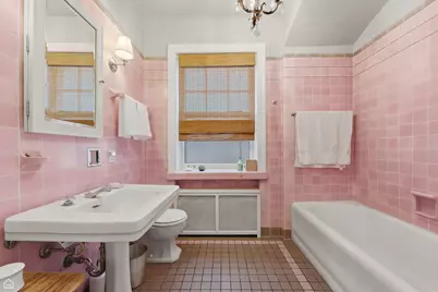 2060 W Farwell Avenue #2, Chicago, IL 60645 - Photo 18