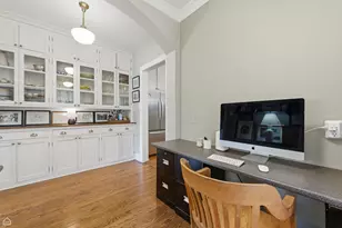 2060 W Farwell Ave, Chicago, IL 60645 - Photo 10