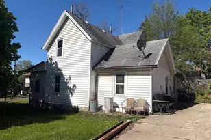 706 Dewey St, Harvard, IL 60033 - Photo 6
