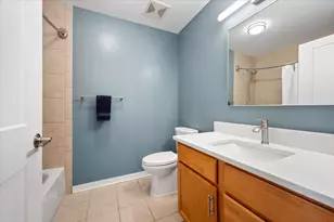 4350 N Broadway St, Chicago, IL 60613 - Photo 18