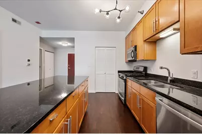 4350 N Broadway Street #307, Chicago, IL 60613 - Photo 6