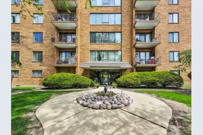 1747 W Crystal Lane #210, Mount Prospect, IL 60056 - Photo 4