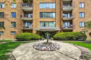 1747 W Crystal Ln, Mount Prospect, IL 60056 - Photo 4