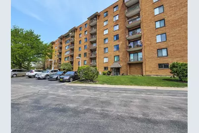 1747 W Crystal Lane #210, Mount Prospect, IL 60056 - Photo 2