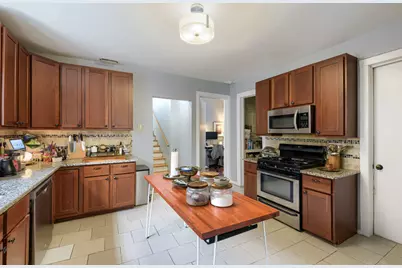 2068 N Campbell Avenue, Chicago, IL 60647 - Photo 2