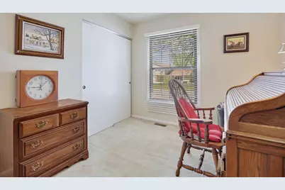 974 Yorkshire Drive, Hanover Park, IL 60133 - Photo 12