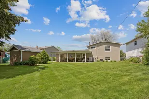 974 Yorkshire Dr, Hanover Park, IL 60133 - Photo 16