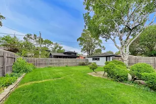 914 Coach Rd, Homewood, IL 60430 - Photo 32