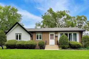 914 Coach Rd, Homewood, IL 60430 - Photo 1