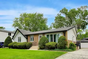 914 Coach Rd, Homewood, IL 60430 - Photo 2