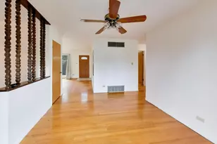 914 Coach Rd, Homewood, IL 60430 - Photo 8