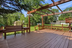 1707 Cherrywood Ln, Lindenhurst, IL 60046 - Photo 20