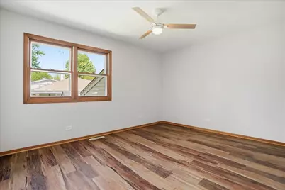 1707 Cherrywood Lane, Lindenhurst, IL 60046 - Photo 14