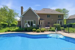 230 Persimmon Dr, Saint Charles, IL 60174 - Photo 56