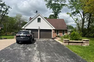 17208 Loomis Ave, East Hazel Crest, IL 60429 - Photo 2