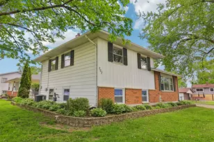 207 N Idlewild Ave, Mundelein, IL 60060 - Photo 1