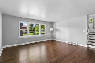 207 N Idlewild Ave, Mundelein, IL 60060 - Photo 6