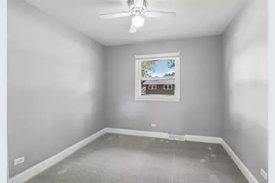 207 N Idlewild Avenue, Mundelein, IL 60060 - Photo 20
