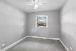 207 N Idlewild Ave, Mundelein, IL 60060 - Photo 20