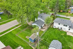 207 N Idlewild Ave, Mundelein, IL 60060 - Photo 30