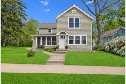 183 Lincoln Parkway, Crystal Lake, IL 60014 - Photo 1